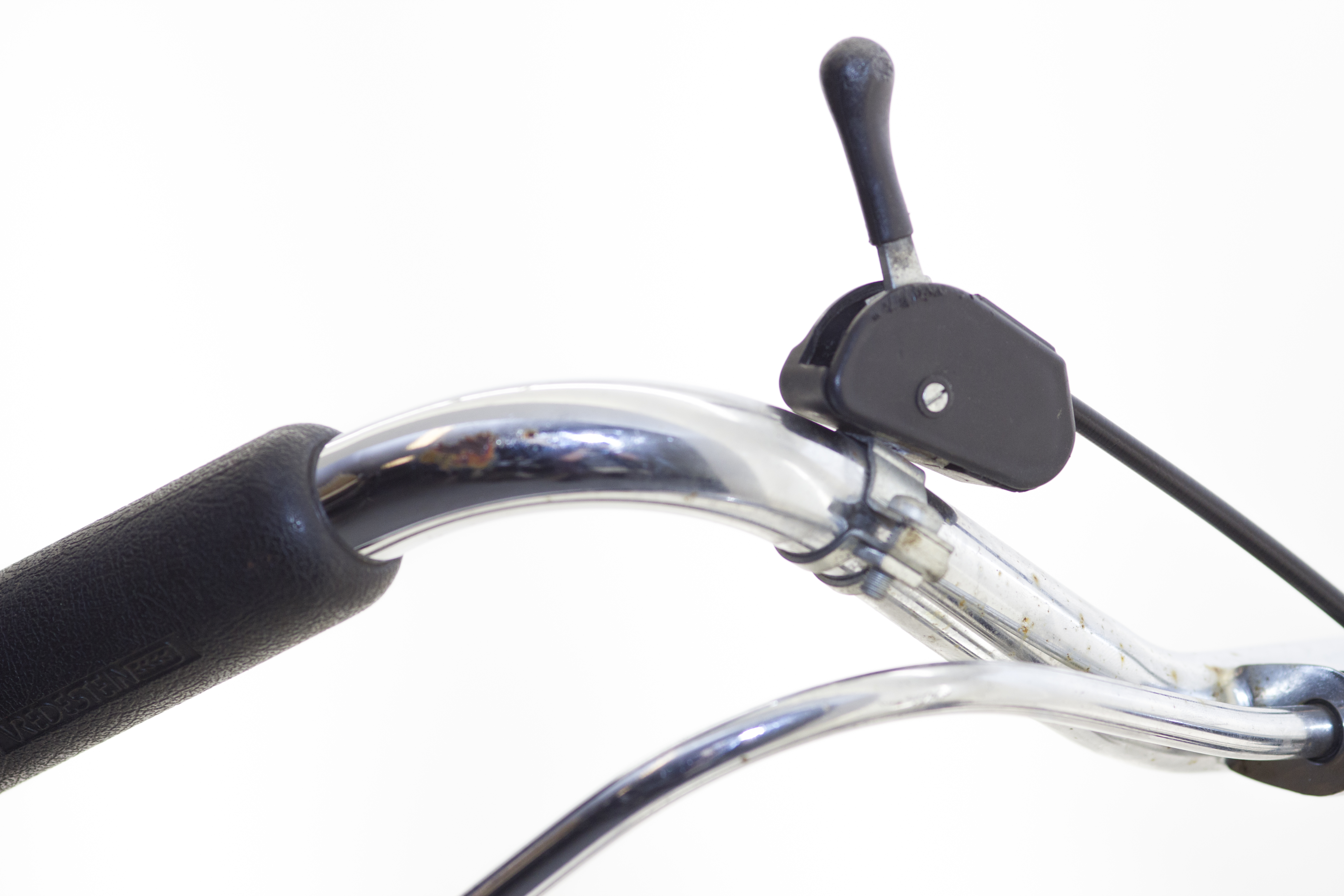Versnellings-kabel gebroken of schakelt uw fiets niet fijn? Wereldfietsen Zwolle vervangt de kabel voor u.